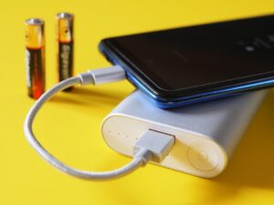 معرفی 6 تا از بهترین گوشی های ارزان قیمت با عمر باتری طولانی که تا 3 روز شارژ نگه میدارند!
